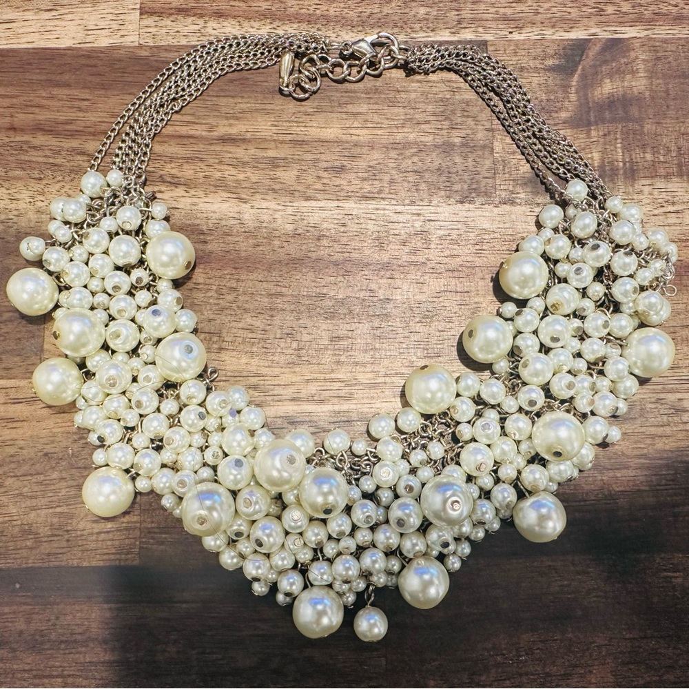 Elegant Faux Pearl Bib Cluster Necklace